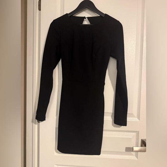 Lulus Dresses & Skirts - Lulu's Classic Black Long Sleeve Dress